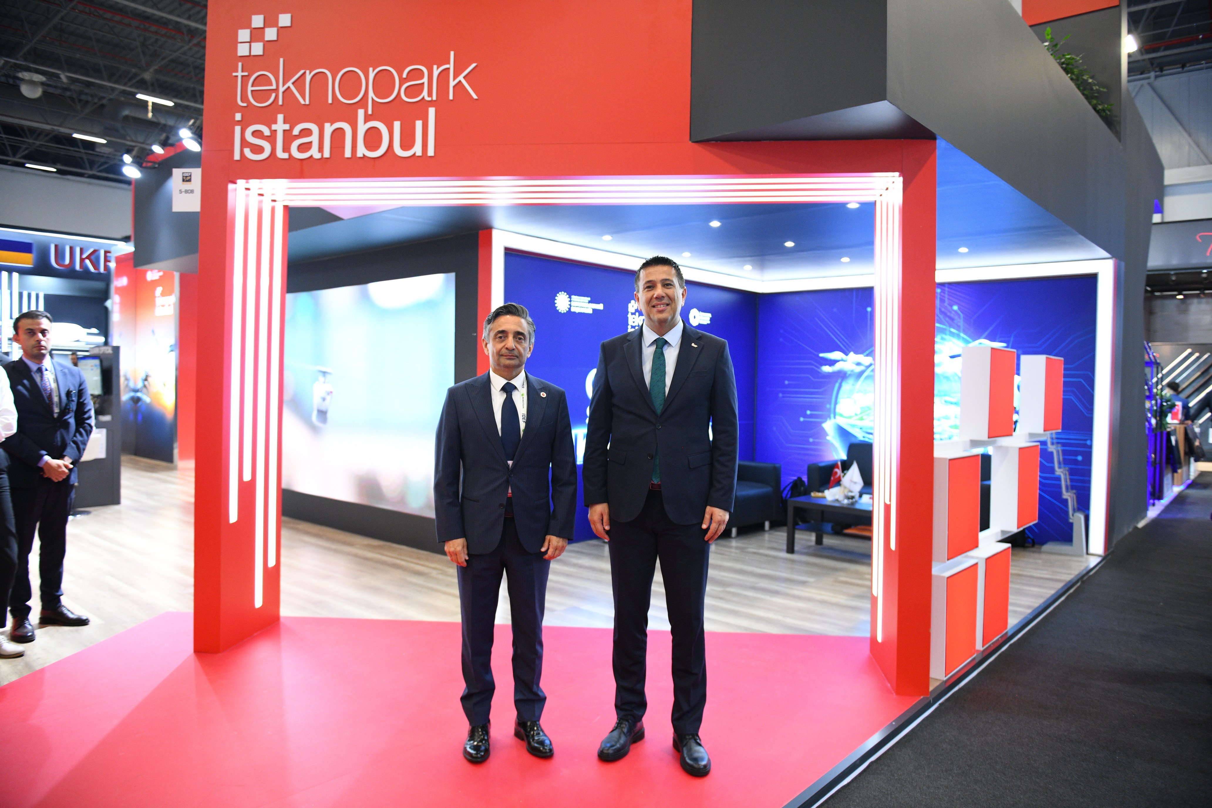 Prof. Dr. Hakan Karataş, Vice President of the Republic of Turkey's Presidency of Defense Industries, visited the Teknopark Istanbul stand at the IDEF2025 trade fair.